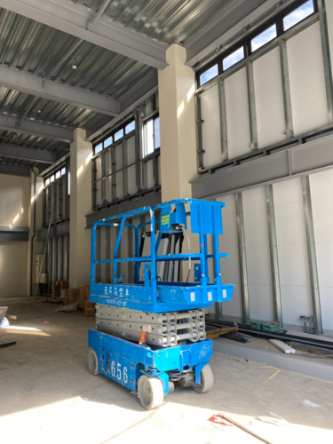 新北市自走式高空作業車採購指南 亮升資訊整合方案
